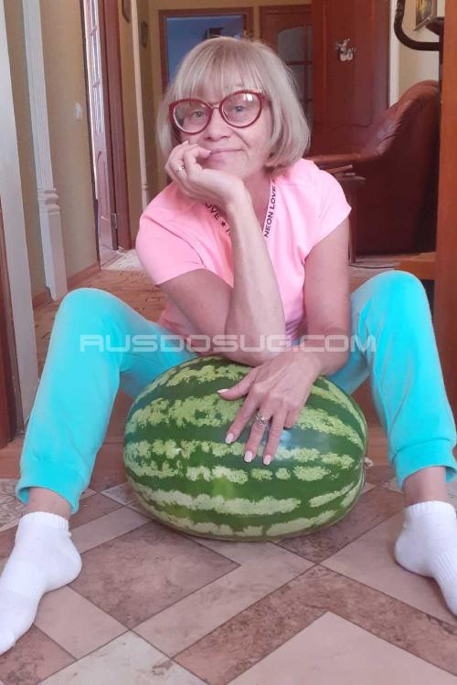 Проститутка Александра, Питера у метро Электросила