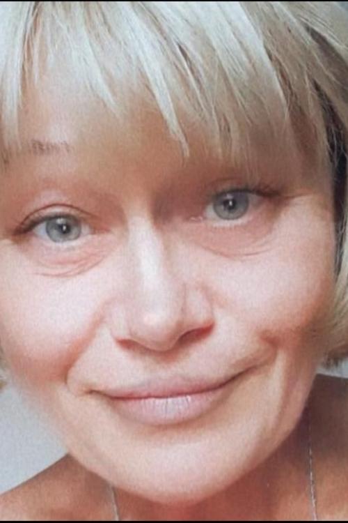 Проститутка Александра, Питера у метро Электросила